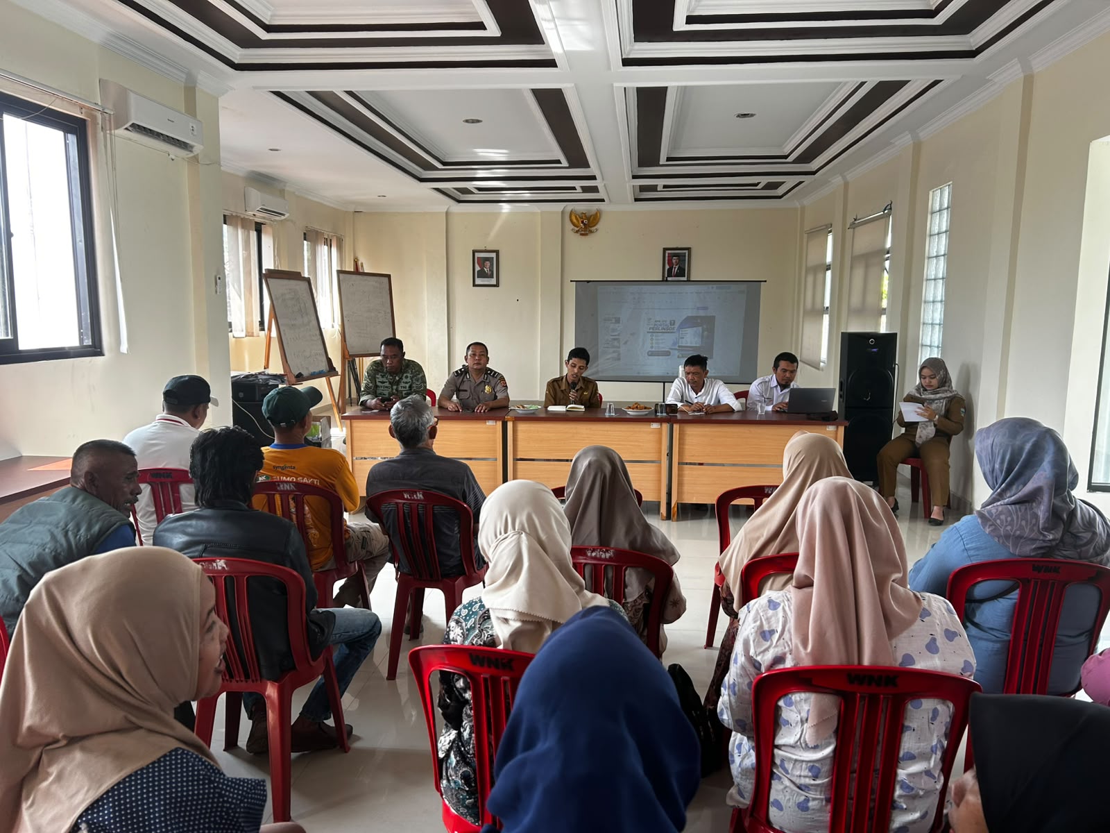 Desa Wanakerta Gelar Sosialisasi Perlindungan Sosial (Perlinsos), Perkuat Pemahaman Masyarakat